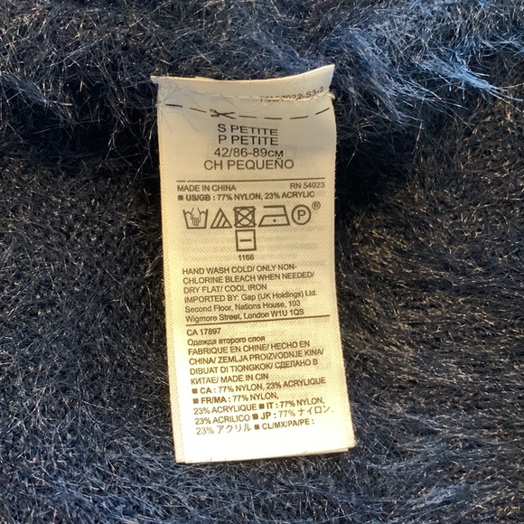 Banana Republic off-the shoulder eyelash sweater, petite Small - Picture 5 of 5